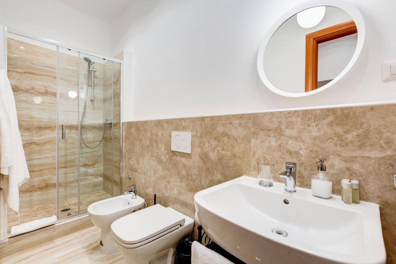 Lovely And Modern Nest Near The Colosseum Ρώμη Εξωτερικό φωτογραφία
